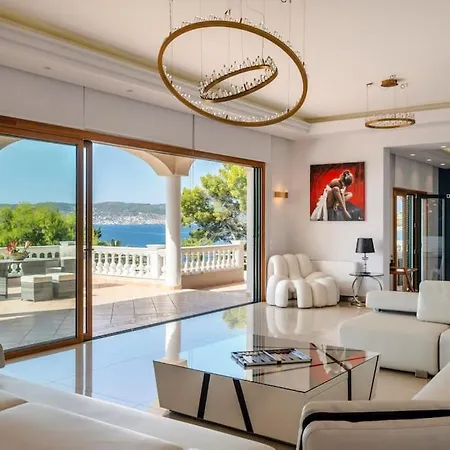 Villa Coastal Elegance *