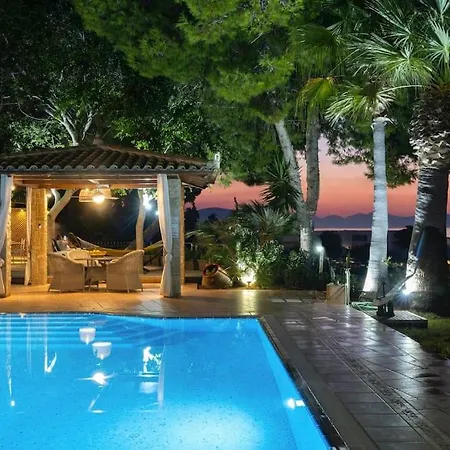Villa Coastal Elegance